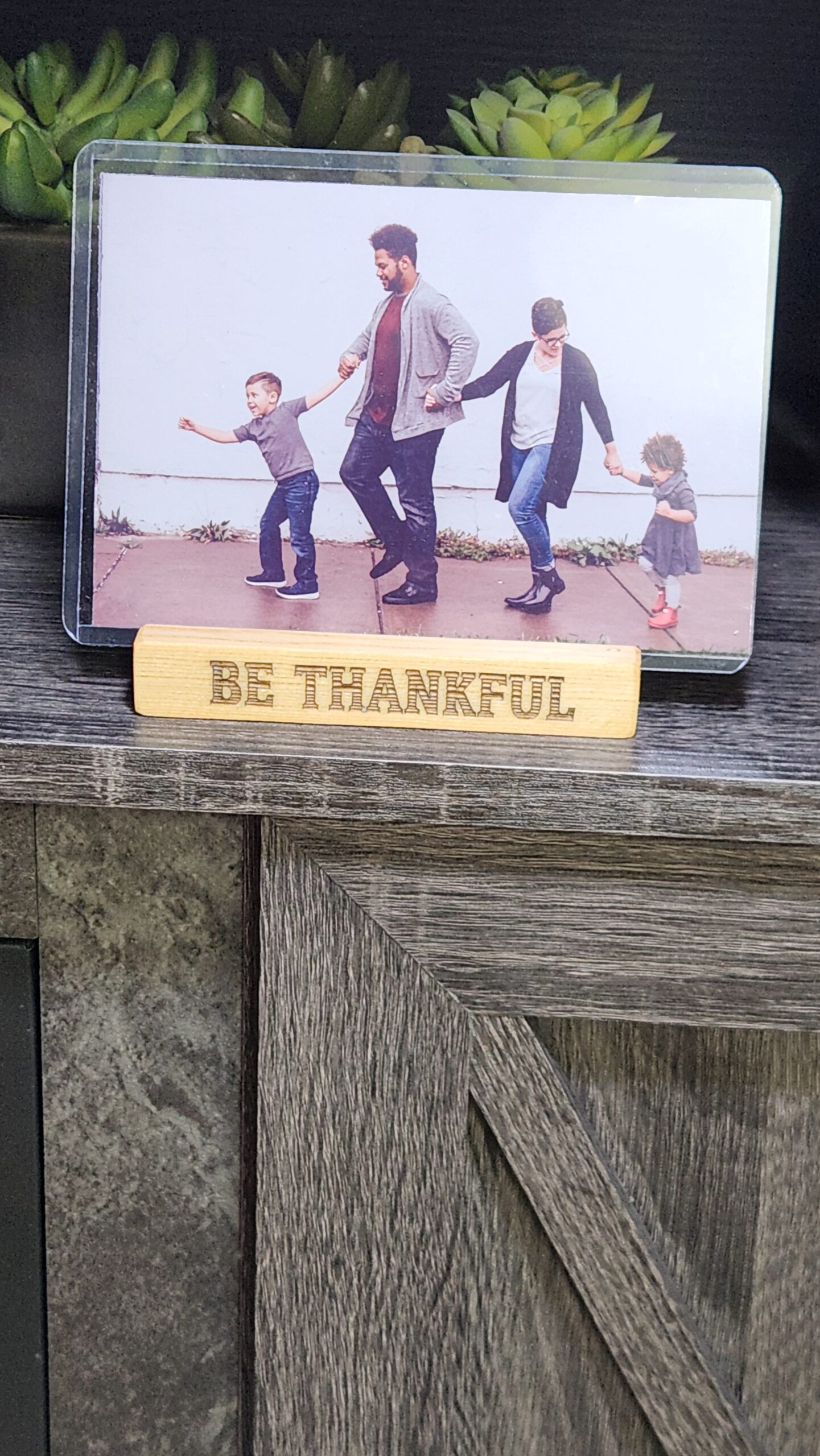 Wooden Card Holder - "thankful"
